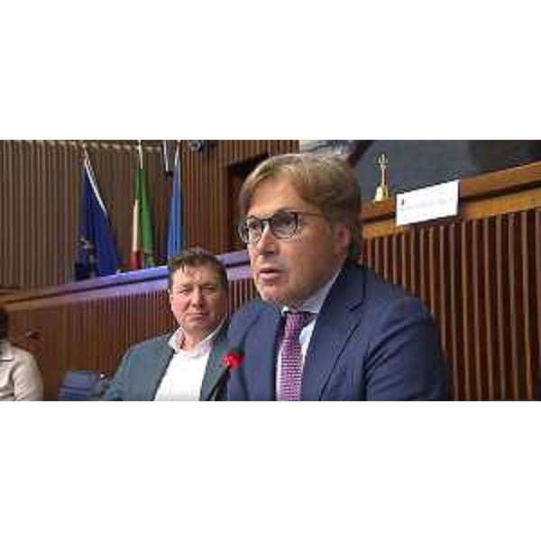 L'assessore alle Attività produttive, Sergio Emidio Bini (a destra), accanto ad Alberto Budai (Lega), presidente della II Commissione - L'assessore alle Attività produttive, Sergio Emidio Bini (a destra), accanto ad Alberto Budai (Lega), presidente della II Commissione