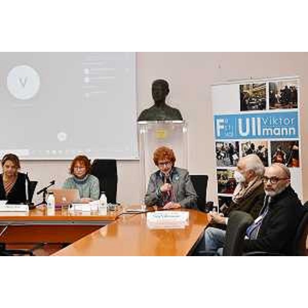 L'assessore regionale alla Cultura Tiziana Gibelli all'inaugurazione della conferenza "La vita dietro alle barricate" nel polo umanistico dell'Ateneo triestino - L'assessore regionale alla Cultura Tiziana Gibelli all'inaugurazione della conferenza "La vita dietro alle barricate" nel polo umanistico dell'Ateneo triestino