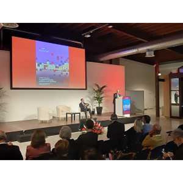 L'assessore regionale ai Servizi generali e ai servizi informativi Sebastiano Callari interviene al corso nazionale Aigo al Molo IV di Trieste - L'assessore regionale ai Servizi generali e ai servizi informativi Sebastiano Callari interviene al corso nazionale Aigo al Molo IV di Trieste