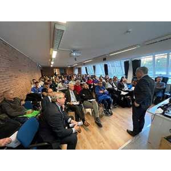 L'intervento del presidente del Cr Fvg, Piero Mauro Zanin, davanti a studenti, docenti e tecnici - L'intervento del presidente del Cr Fvg, Piero Mauro Zanin, davanti a studenti, docenti e tecnici