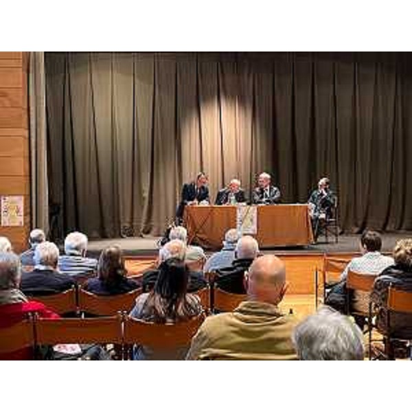 Il presidente del Consiglio regionale Fvg, Piero Mauro Zanin, insieme al vice presidente Francesco Russo e a Mario Brancati - Il presidente del Consiglio regionale Fvg, Piero Mauro Zanin, insieme al vice presidente Francesco Russo e a Mario Brancati