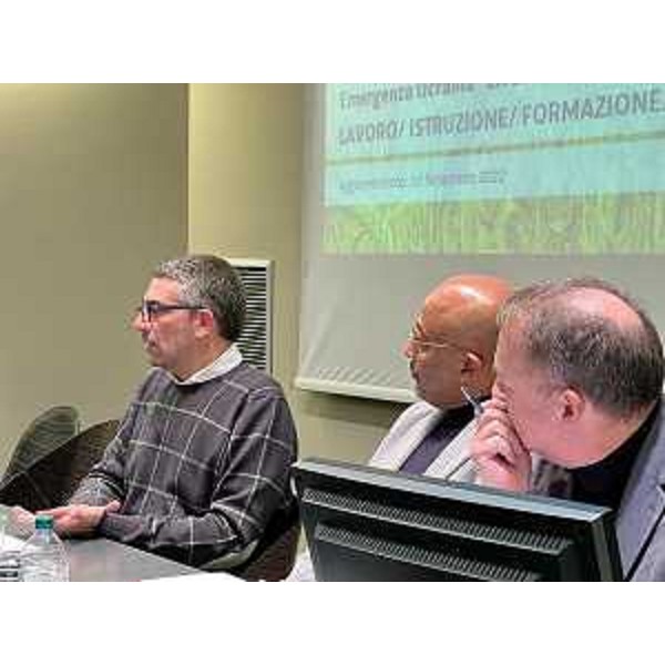L'assessore regionale all'Immigrazione Pierpaolo Roberti (primo a sinistra) al convegno promosso dall'Anolf a Trieste sull'emergenza Ucraina - L'assessore regionale all'Immigrazione Pierpaolo Roberti (primo a sinistra) al convegno promosso dall'Anolf a Trieste sull'emergenza Ucraina