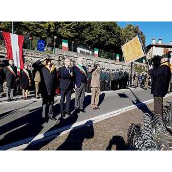Il presidente Franco Gervasio, il presidente Piero Mauro Zanin, il sindaco Eliano Bassi, il colonnello Enzo Ceruzzi - Il presidente Franco Gervasio, il presidente Piero Mauro Zanin, il sindaco Eliano Bassi, il colonnello Enzo Ceruzzi