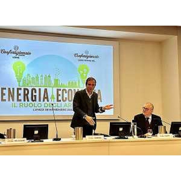 Il governatore della Regione Massimiliano Fedriga nel corso dell'incontro odierno al Cafc di Udine - Il governatore della Regione Massimiliano Fedriga nel corso dell'incontro odierno al Cafc di Udine