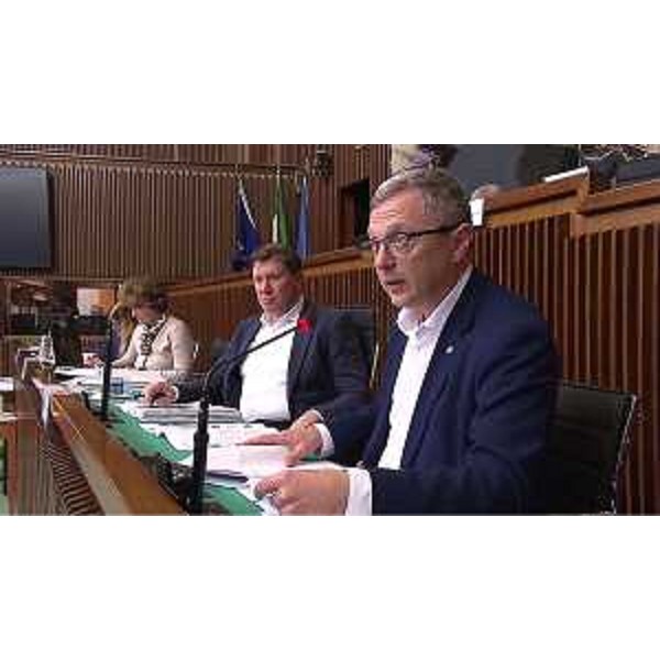 Alberto Budai (Lega), presidente della II Commissione, con l'assessore regionale Stefano Zannier - Alberto Budai (Lega), presidente della II Commissione, con l'assessore regionale Stefano Zannier
