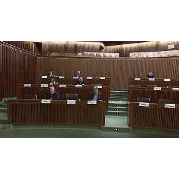 Le Opposizioni al lavoro nell'aula consiliare - Le Opposizioni al lavoro nell'aula consiliare