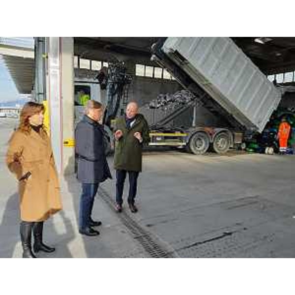 L'assessore regionale alle Attività produttive e turismo Sergio Emidio Bini visita la Friul Julia Appalti - L'assessore regionale alle Attività produttive e turismo Sergio Emidio Bini visita la Friul Julia Appalti