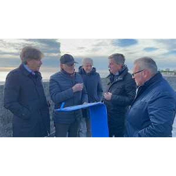 L'assessore regionale alle Attività produttive e turismo Sergio Emidio Bini durante il sopralluogo al cantiere delle terme di Grado, compiuto assieme al sindaco della città Claudio Kovatsch, al presidente della Grado impianti turistici (Git) Roberto Marin. - L'assessore regionale alle Attività produttive e turismo Sergio Emidio Bini durante il sopralluogo al cantiere delle terme di Grado, compiuto assieme al sindaco della città Claudio Kovatsch, al presidente della Grado impianti turistici (Git) Roberto Marin. 
