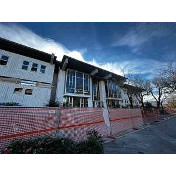 Il cantiere delle terme di Grado visto dall'esterno - Il cantiere delle terme di Grado visto dall'esterno