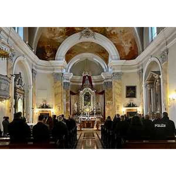 La santa Messa celebrata in memoria dellispettore della Squadra mobile della Polizia di Stato Luigi Vitulli nella chiesa della Beata Vergine del Soccorso - La santa Messa celebrata in memoria dellispettore della Squadra mobile della Polizia di Stato Luigi Vitulli nella chiesa della Beata Vergine del Soccorso