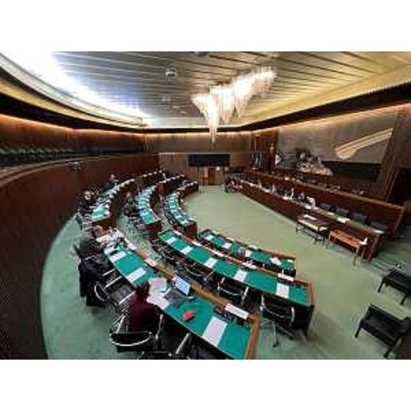 La II Commissione riunita nell'aula consiliare - La II Commissione riunita nell'aula consiliare