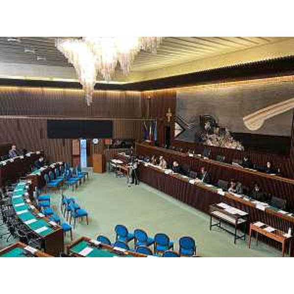 Il Comitato ristretto della IV Commissione riunito nell'aula consiliare - Il Comitato ristretto della IV Commissione riunito nell'aula consiliare