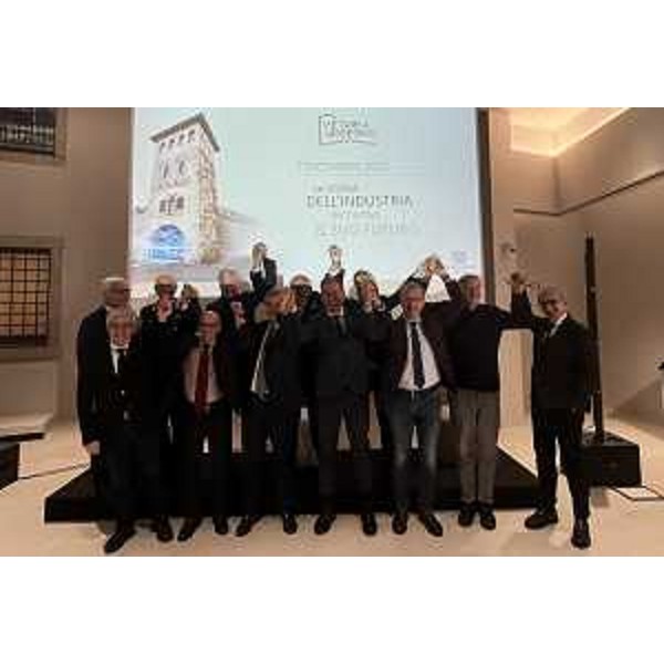 Il presidente del Consiglio regionale Fvg, Piero Mauro Zanin, insieme alle altre autorità presenti all'evento organizzato da Confindustria Udine - Il presidente del Consiglio regionale Fvg, Piero Mauro Zanin, insieme alle altre autorità presenti all'evento organizzato da Confindustria Udine