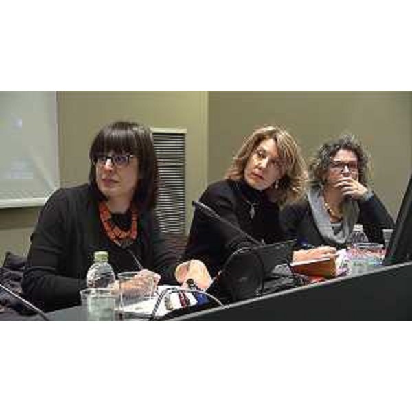 Al centro, la scrittrice Antonella Sbuelz - Al centro, la scrittrice Antonella Sbuelz