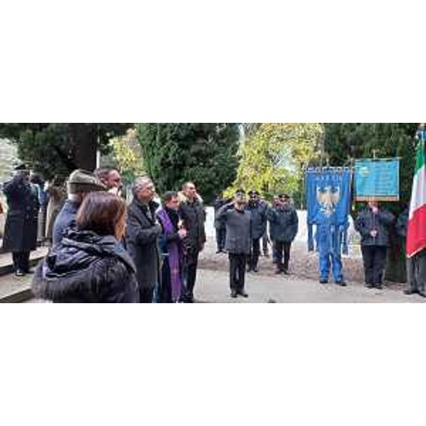 La cerimonia di onore ai Caduti al Cimitero degli eroi - La cerimonia di onore ai Caduti al Cimitero degli eroi