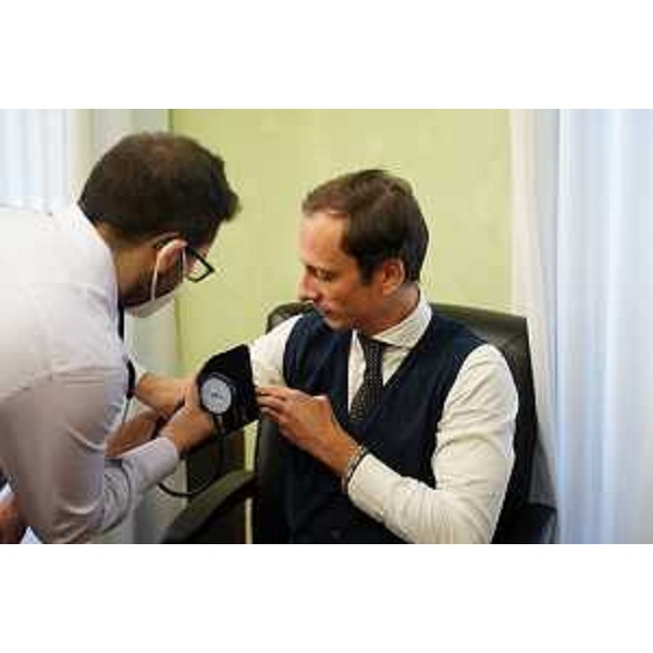 Il governatore Massimiliano Fedriga durante lo screening - Il governatore Massimiliano Fedriga durante lo screening