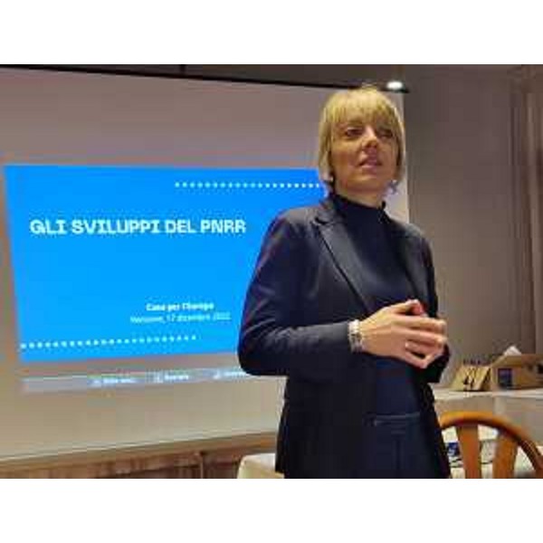 L'assessore regionale alla Finanze Barbara Zilli durante il convegno "Sviluppi del Pnrr: la next generation Eu e gli Eurobond". - L'assessore regionale alla Finanze Barbara Zilli durante il convegno "Sviluppi del Pnrr: la next generation Eu e gli Eurobond".
