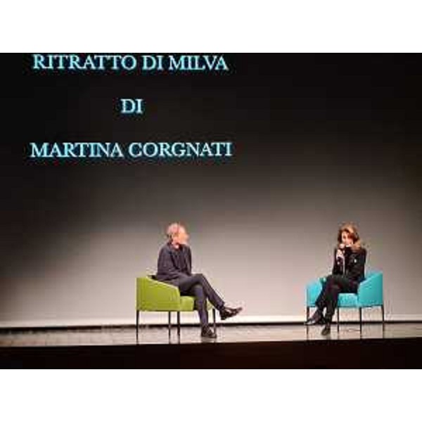 Il regista, attore e dirigente artistico Walter Mramor e Martina Corgnati, figlia di Milva, sul palco del Nuovo Teatro comunale di Gradisca - Il regista, attore e dirigente artistico Walter Mramor e Martina Corgnati, figlia di Milva, sul palco del Nuovo Teatro comunale di Gradisca