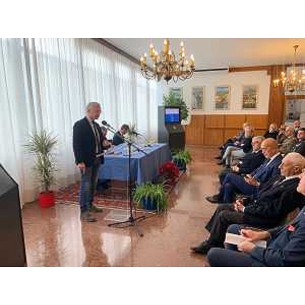 Piero Mauro Zanin, presidente del Consiglio regionale del Fvg, durante la presentazione del calendario storico dei carabinieri in friulano - Piero Mauro Zanin, presidente del Consiglio regionale del Fvg, durante la presentazione del calendario storico dei carabinieri in friulano 
