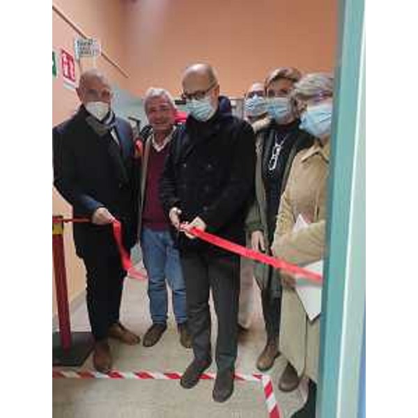 Il vicepresidente Riccardi taglia in nastro nuovi spazi all'Irccs Materno Infantile "Burlo Garofolo" - Il vicepresidente Riccardi taglia in nastro nuovi spazi all'Irccs Materno Infantile "Burlo Garofolo"