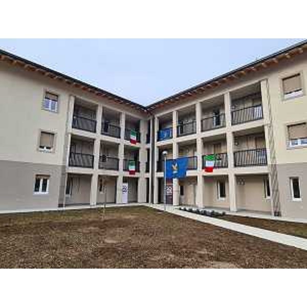 Una veduta esterna del compendio immobiliare - Una veduta esterna del compendio immobiliare