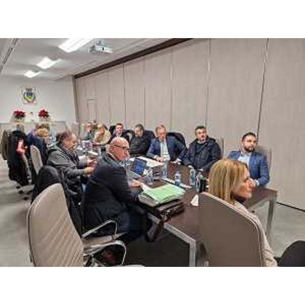 L'assessore Fabio Scoccimarro al tavolo tecnico sui dragaggi nel Comune di Lignano Sabbiadoro - L'assessore Fabio Scoccimarro al tavolo tecnico sui dragaggi nel Comune di Lignano Sabbiadoro