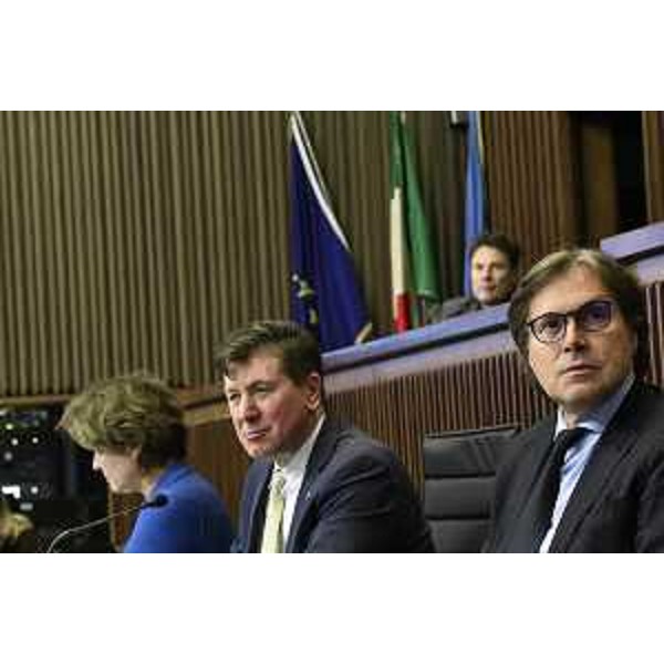 L'assessore regionale alle Attività produttive e turismo Sergio Emidio Bini durante la riunione della II Commissione - L'assessore regionale alle Attività produttive e turismo Sergio Emidio Bini durante la riunione della II Commissione