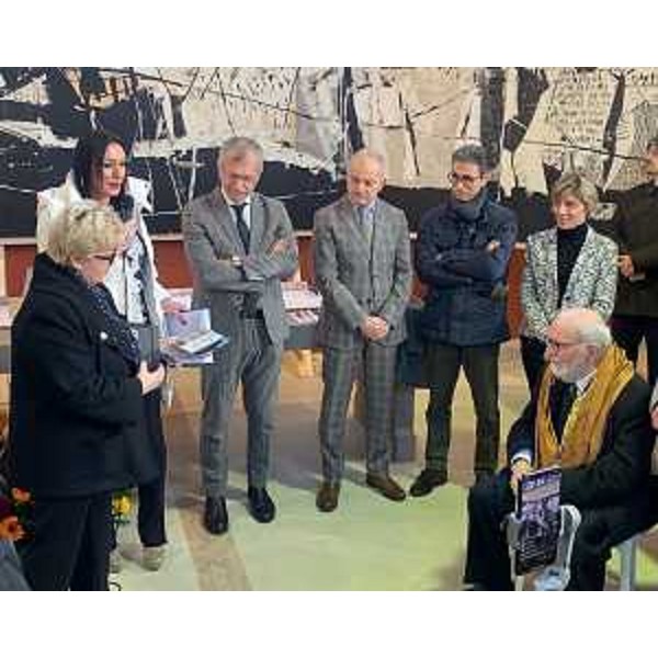 Un momento dell'inaugurazione della mostra "Per non dimenticare" - Un momento dell'inaugurazione della mostra "Per non dimenticare" 