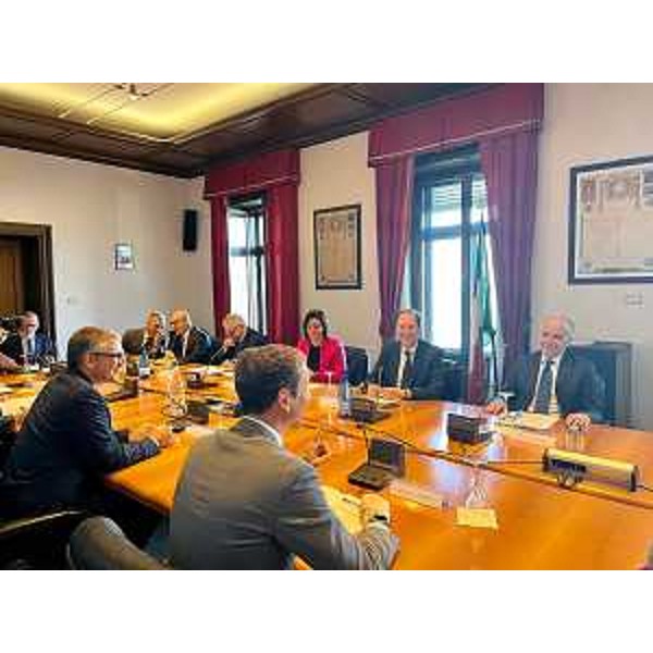 La riunione del Comitato per l'Ordine e la Sicurezza pubblica convocata dal prefetto di Trieste Pietro Signoriello, alla quale hanno partecipato, tra gli altri, il ministro Piantedosi e il ministro per i Rapporti con il Parlamento Luca Ciriani, il viceministro della transizione ecologica Vannia Gava, il governatore del Friuli Venezia Giulia Massimiliano Fedriga e l'assessore alla sicurezza Pierpaolo Roberti e il sindaco di Trieste Roberto Dipiazza. - La riunione del Comitato per l'Ordine e la Sicurezza pubblica convocata dal prefetto di Trieste Pietro Signoriello, alla quale hanno partecipato, tra gli altri, il ministro Piantedosi e il ministro per i Rapporti con il Parlamento Luca Ciriani, il viceministro della transizione ecologica Vannia Gava, il governatore del Friuli Venezia Giulia Massimiliano Fedriga e l'assessore alla sicurezza Pierpaolo Roberti e il sindaco di Trieste Roberto Dipiazza.