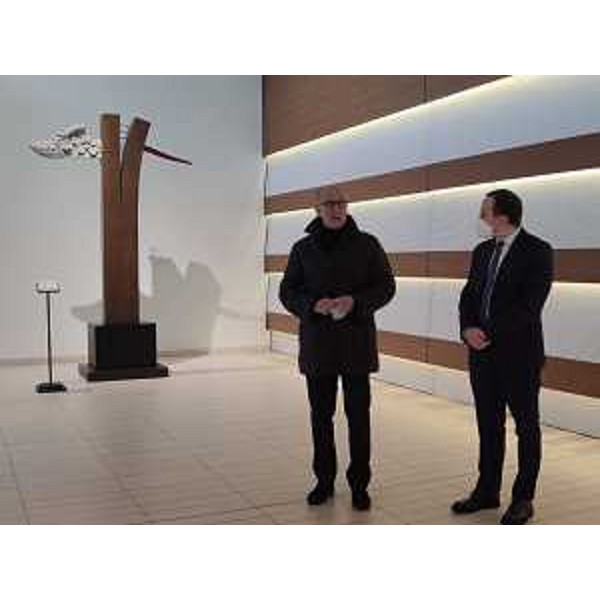 Il vicegovernatore del Friuli Venezia Giulia con delega alla Salute Riccardo Riccardi alla cerimonie di scoprimento dell'opera d'arte contemporanea installata nell'area del padiglione 15 dell'ospedale di Udine "Il male sconfitto". - Il vicegovernatore del Friuli Venezia Giulia con delega alla Salute Riccardo Riccardi alla cerimonie di scoprimento dell'opera d'arte contemporanea installata nell'area del padiglione 15 dell'ospedale di Udine "Il male sconfitto". 