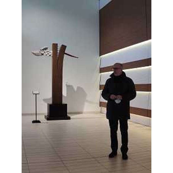 Il vicegovernatore del Friuli Venezia Giulia con delega alla Salute Riccardo Riccardi alla cerimonie di scoprimento dell'opera d'arte contemporanea installata nell'area del padiglione 15 dell'ospedale di Udine "Il male sconfitto". - Il vicegovernatore del Friuli Venezia Giulia con delega alla Salute Riccardo Riccardi alla cerimonie di scoprimento dell'opera d'arte contemporanea installata nell'area del padiglione 15 dell'ospedale di Udine "Il male sconfitto". 