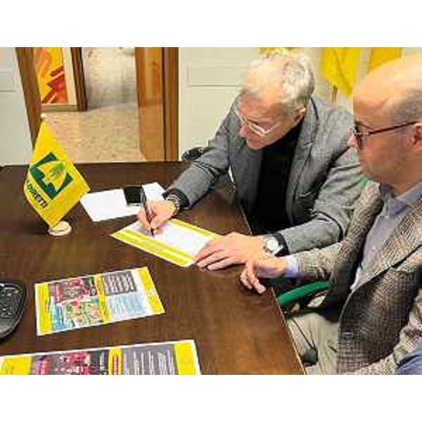Un altro momento della firma, nella sede udinese di Coldiretti Fvg - Un altro momento della firma, nella sede udinese di Coldiretti Fvg