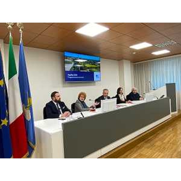 L'assessore regionale alla Cultura, Tiziana Gibelli, in occasione della conferenza stampa di presentazione del bilancio 2022 e della programmazione 2023 del sito Unesco di Aquileia - L'assessore regionale alla Cultura, Tiziana Gibelli, in occasione della conferenza stampa di presentazione del bilancio 2022 e della programmazione 2023 del sito Unesco di Aquileia 