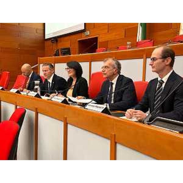 Il presidente del Cr Fvg, Piero Mauro Zanin, alla recente riunione della Conferenza Assemblee legislative svoltasi a Bologna - Il presidente del Cr Fvg, Piero Mauro Zanin, alla recente riunione della Conferenza Assemblee legislative svoltasi a Bologna