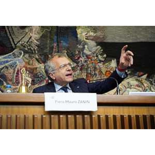 Il presidente del Cr Fvg, Piero Mauro Zanin, durante una seduta d'Aula - Il presidente del Cr Fvg, Piero Mauro Zanin, durante una seduta d'Aula