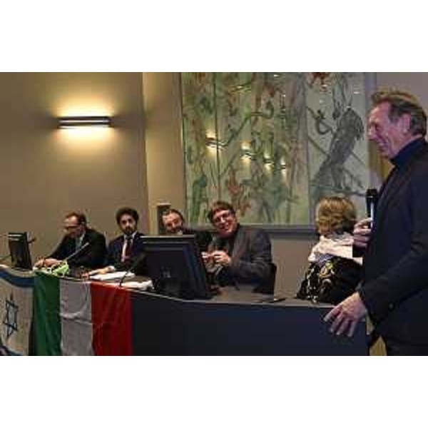 L'assessore regionale Fabio Scoccimarro nel corso del suo intervento - L'assessore regionale Fabio Scoccimarro nel corso del suo intervento