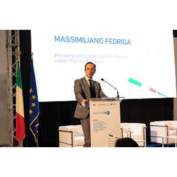 Il governatore Fedriga nel corso del suo intervento - Il governatore Fedriga nel corso del suo intervento