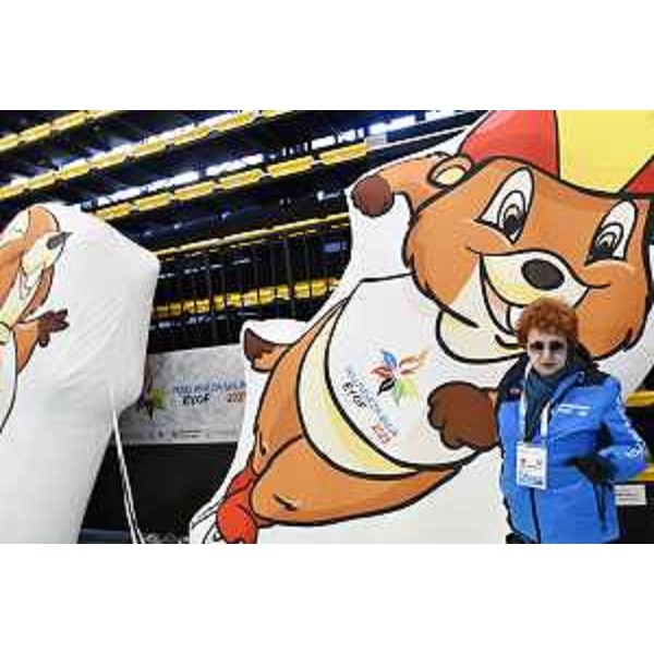 L'assessore Gibelli al palaghiaccio di Pontebba durante le gare di pattinaggio figurativo di Eyof 2023 - L'assessore Gibelli al palaghiaccio di Pontebba durante le gare di pattinaggio figurativo di Eyof 2023