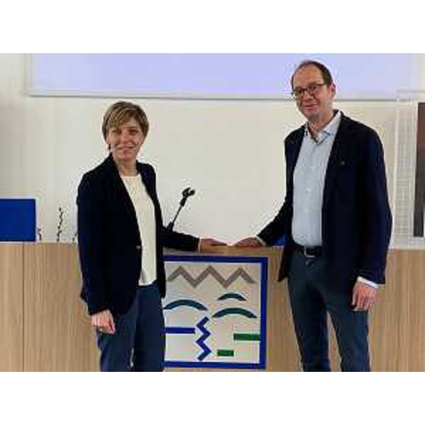 L'assessore rergionale alle Finanze Barbara Zilli con il presidente della Comunità montana del Gemonese Alessandro Marangoni - L'assessore rergionale alle Finanze Barbara Zilli con il presidente della Comunità montana del Gemonese Alessandro Marangoni