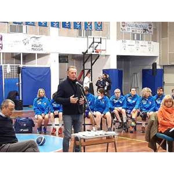 L'intervento dell'assessore regionale alla Difesa dell'ambiente, Fabio Scoccimarro, al Palasport Aquilinia a Muggia. - L'intervento dell'assessore regionale alla Difesa dell'ambiente, Fabio Scoccimarro, al Palasport Aquilinia a Muggia.