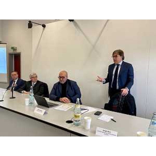 L'assessore Bini interviene alla alla presentazione dei progetti di ampliamento di Udine mercati - L'assessore Bini interviene alla alla presentazione dei progetti di ampliamento di Udine mercati