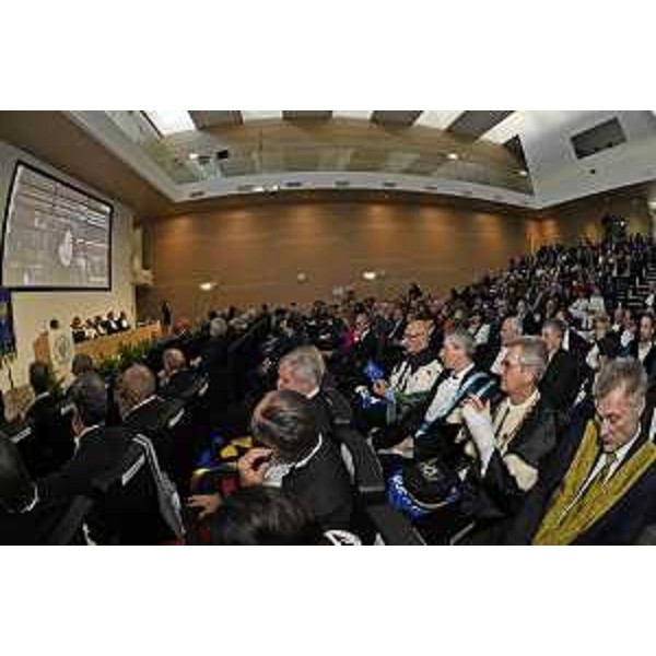 Il momento del collegamento del ministro Bernini durante la cerimonia di apertura dell'anno accademico dell'Università di Udine - Il momento del collegamento del ministro Bernini durante la cerimonia di apertura dell'anno accademico dell'Università di Udine 