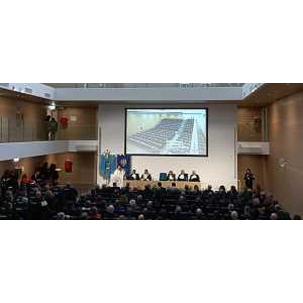 Una panoramica del salone che ha ospitato l'inaugurazione dell'anno accademico dell'Ateneo friulano - Una panoramica del salone che ha ospitato l'inaugurazione dell'anno accademico dell'Ateneo friulano