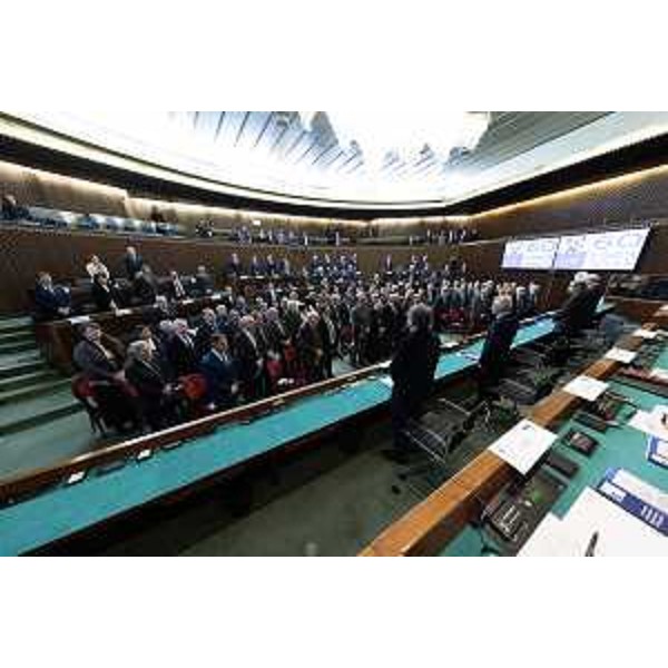 Il minuto di silenzio in Aula chiesto dal presidente del Cr Fvg, Piero Mauro Zanin, in memoria del manager friulano Enzo Cainero - Il minuto di silenzio in Aula chiesto dal presidente del Cr Fvg, Piero Mauro Zanin, in memoria del manager friulano Enzo Cainero