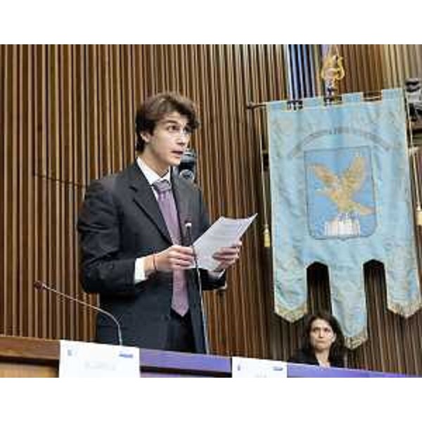 L'intervento in Aula dello studente universitario Tommaso Piccin durante la celebrazione dei 60 anni Fvg - L'intervento in Aula dello studente universitario Tommaso Piccin durante la celebrazione dei 60 anni Fvg