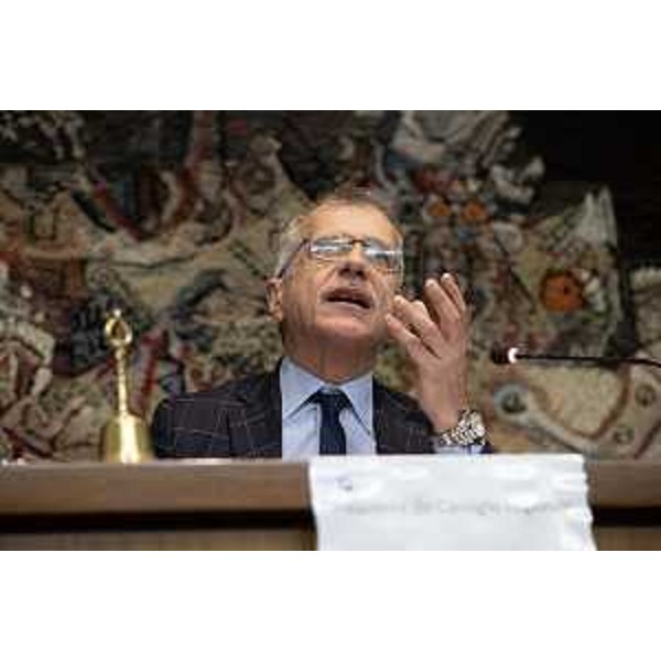 Piero Mauro Zanin, presidente del Consiglio regionale, durante la commemorazione - Piero Mauro Zanin, presidente del Consiglio regionale, durante la commemorazione