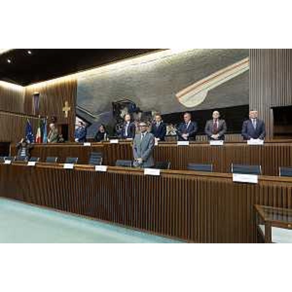 Il momento di silenzio in Aula in onore delle vittime della tragedia di Izourt - Il momento di silenzio in Aula in onore delle vittime della tragedia di Izourt