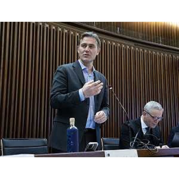 Massimo Moretuzzo, capogruppo del Patto per l'Autonomia, accanto al collega Giampaolo Bidoli - Massimo Moretuzzo, capogruppo del Patto per l'Autonomia, accanto al collega Giampaolo Bidoli