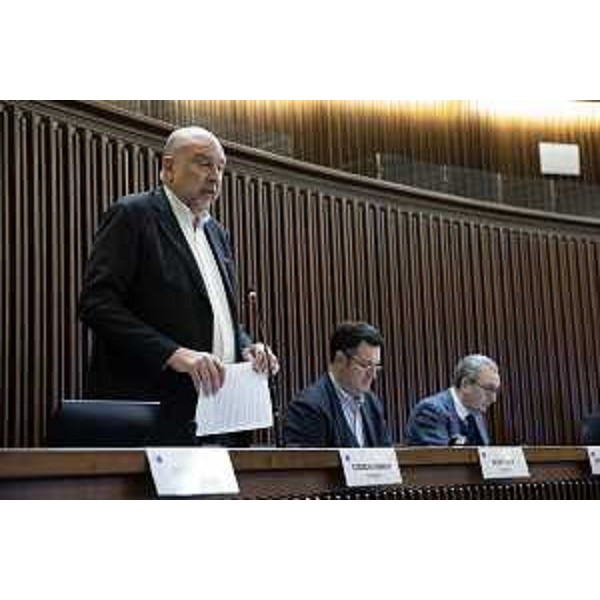 Roberto Cosolini (Pd) accanto ai colleghi di gruppo Franco Iacop e Sergio Bolzonello - Roberto Cosolini (Pd) accanto ai colleghi di gruppo Franco Iacop e Sergio Bolzonello