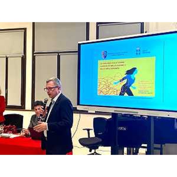 L'intervento dell'assessore regionale Stefano Zanniera al convegno dell'Anc svoltosi a Spilimbergo - L'intervento dell'assessore regionale Stefano Zanniera al convegno dell'Anc svoltosi a Spilimbergo